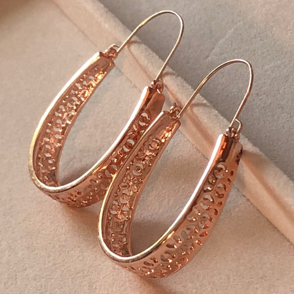 3/$32 VTG 90s Shiny Rose Gold Finish Filigree Oblong Hoop Leverback Earrings
